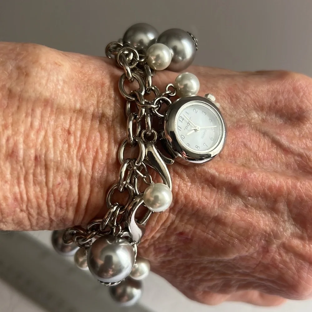 Bracelet watch with pearls. - Picture 5 of 8